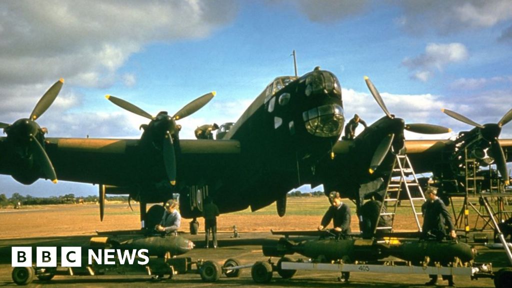 Families of WW2 pilots lost in bombing raids sought BBC News