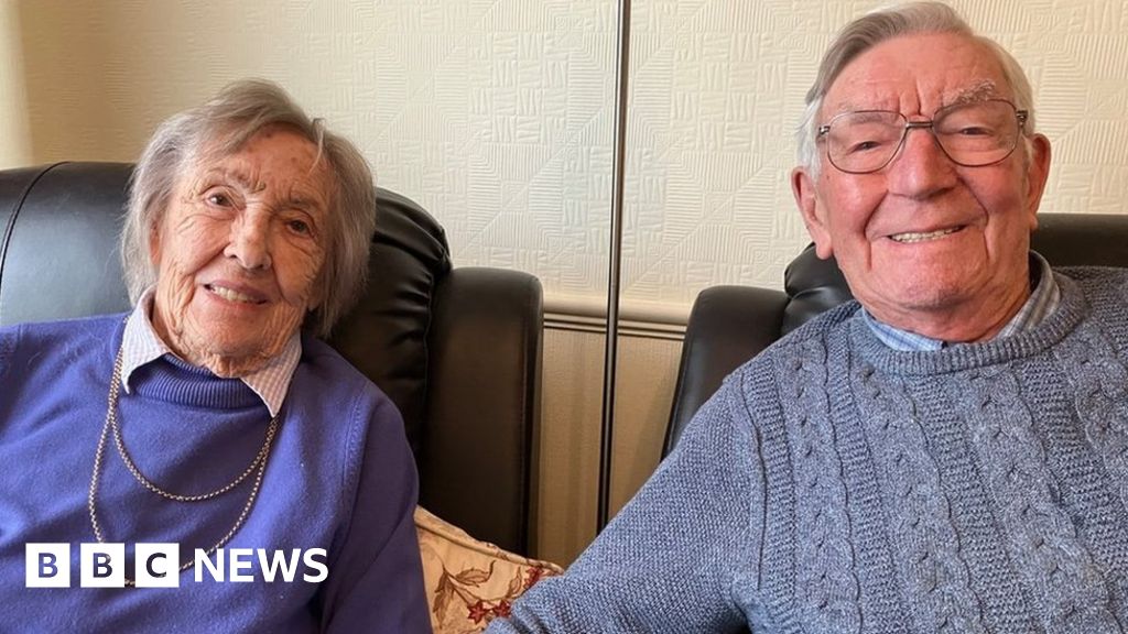 Worcester couple celebrate 75th wedding anniversary