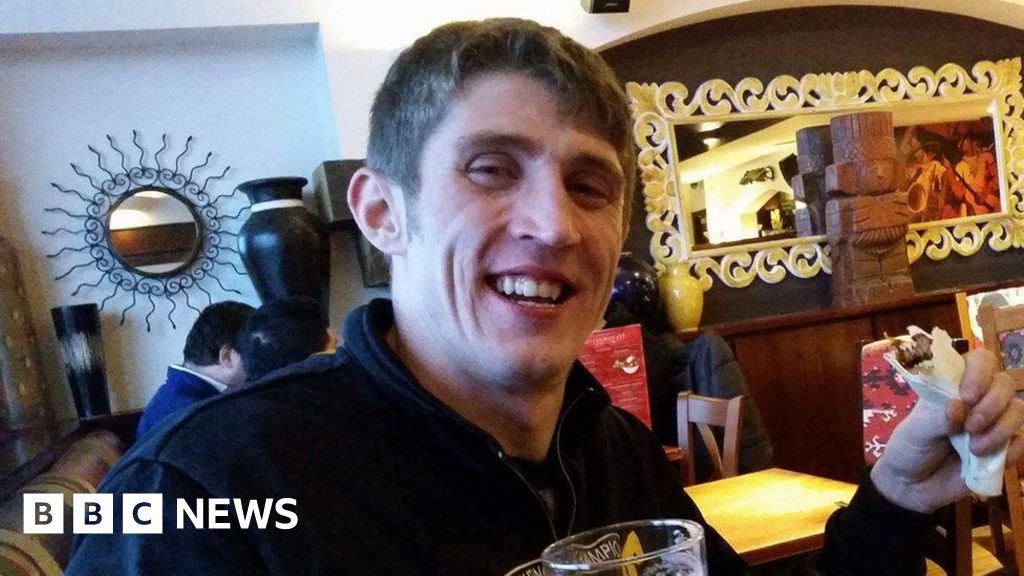 Allan Marshall family demand action over prison struggle death BBC News