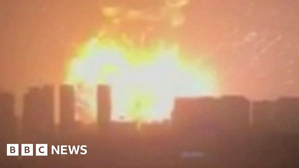 Tianjin resident: China blast 'like a nuclear explosion' - BBC News