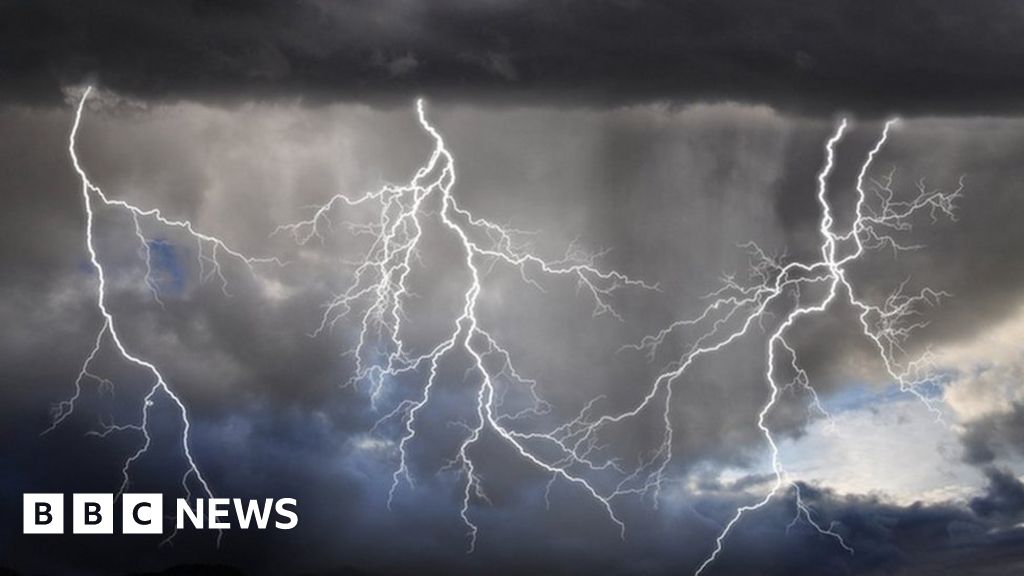 天氣。愛爾蘭共和國的橙色降雨警告狀態