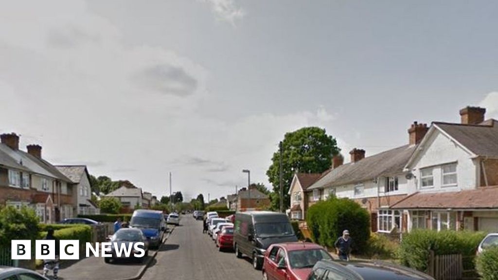 Man in 90s dies in house fire in Acocks Green, Birmingham - BBC News