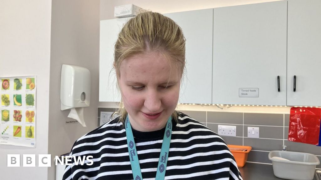 Young blind people in Scotland ‘risk losing independence’