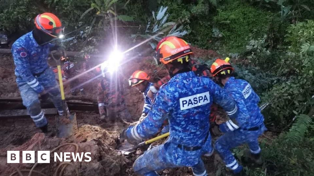 Malaysia landslide leaves campers dead and dozens missing