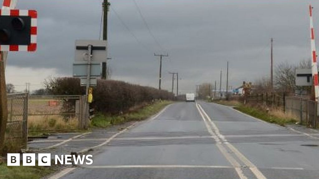 Barriers Raised At Doncaster Crash Level Crossing Says Report - BBC News