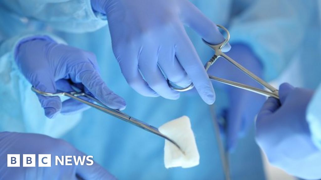 Music in the operating room offputting, study suggests BBC News