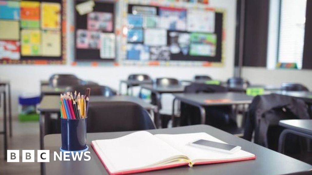 Sex Education Classes In Ireland Inadequate Pupils Claim Bbc News