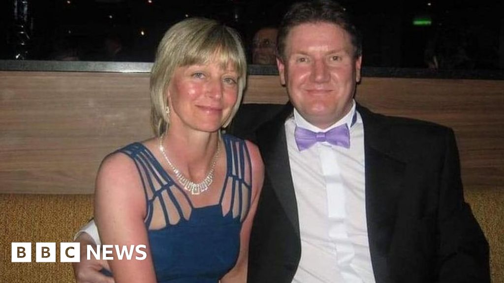 Menopause: Bereaved husband urges men to spot mental health signs