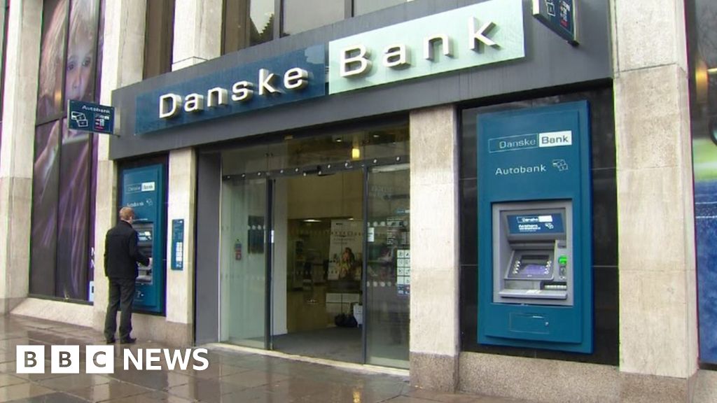Danske Bank customers in NI hit by IT problems - BBC News