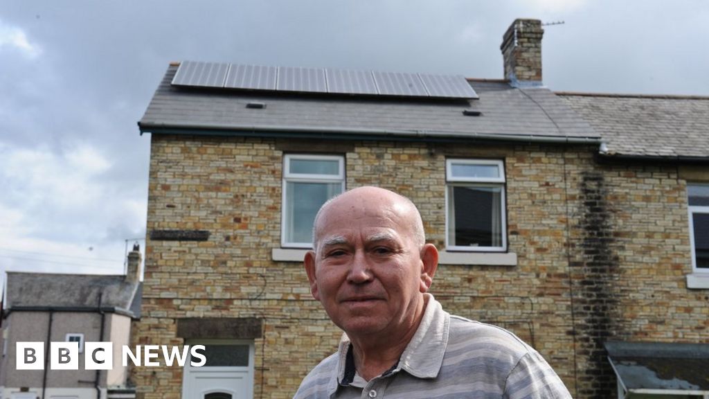 Solar panels: Thousands of customers complain