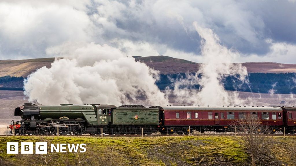 Flying Scotsman steam sets off London Victoria fire alarm BBC News