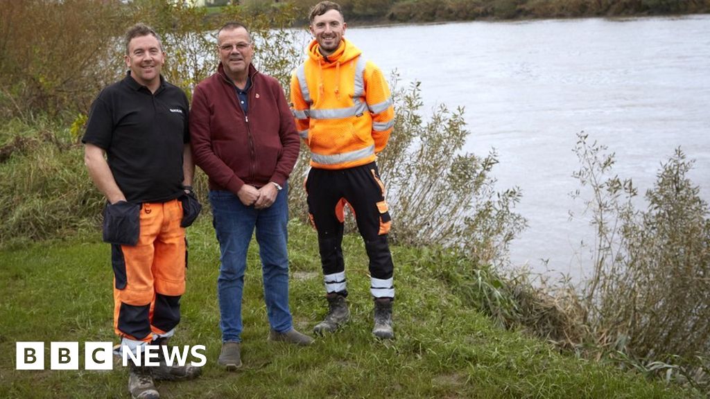Man who fell in 'ferocious' River Trent saved by non-swimmer workman 