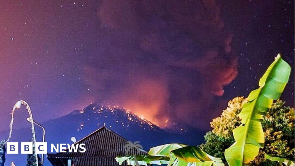 Mount Agung: Flights resume after Bali volcano disruption