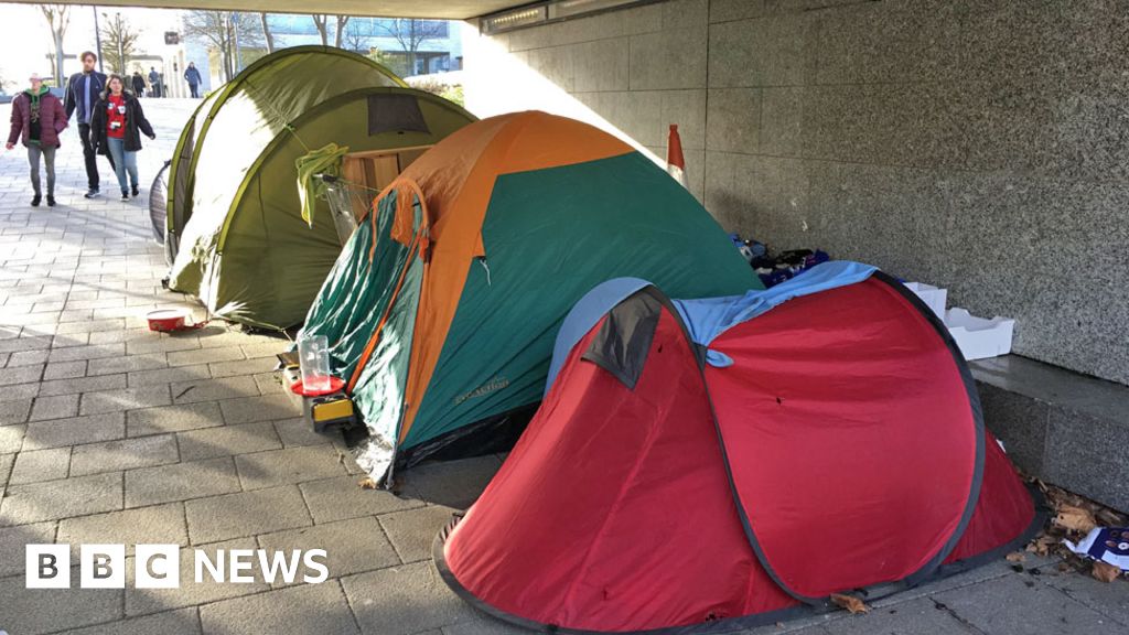 Rough sleeping hits hard on local high streets - BBC News