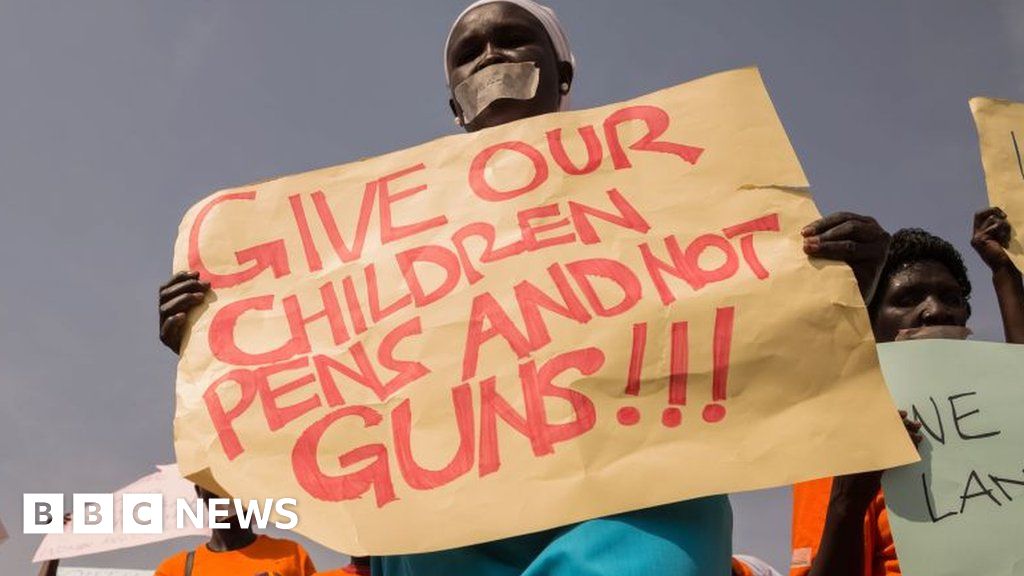 South Sudan: US Bans Arms Sales And Urges Others To Follow - BBC News