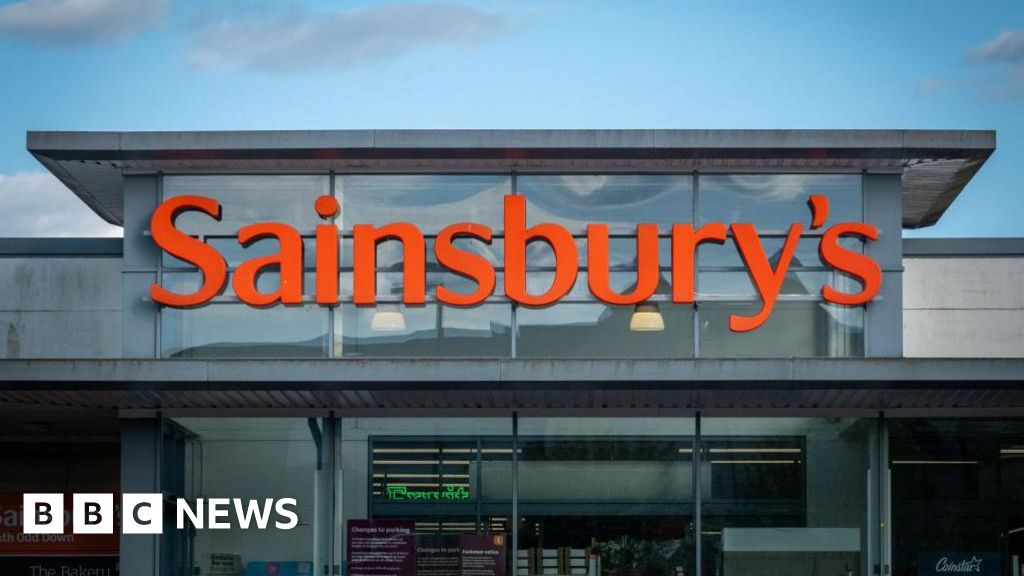 bbc.co.uk - John Campbell - Irish firm buys Sainsbury's bureaux de change - BBC News