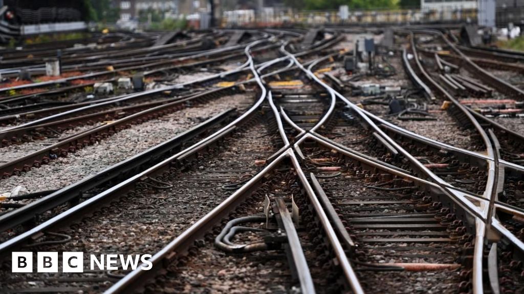 Northamptonshire pupils taught about new overhead electric wires