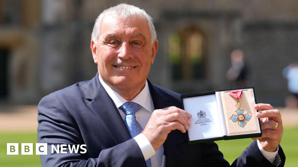 Legendary England keeper Peter Shilton appointed CBE