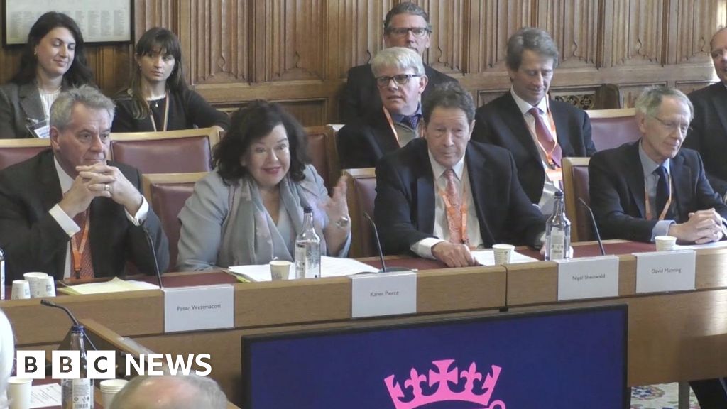 Former British ambassadors give warnings over intelligence-sharing with US