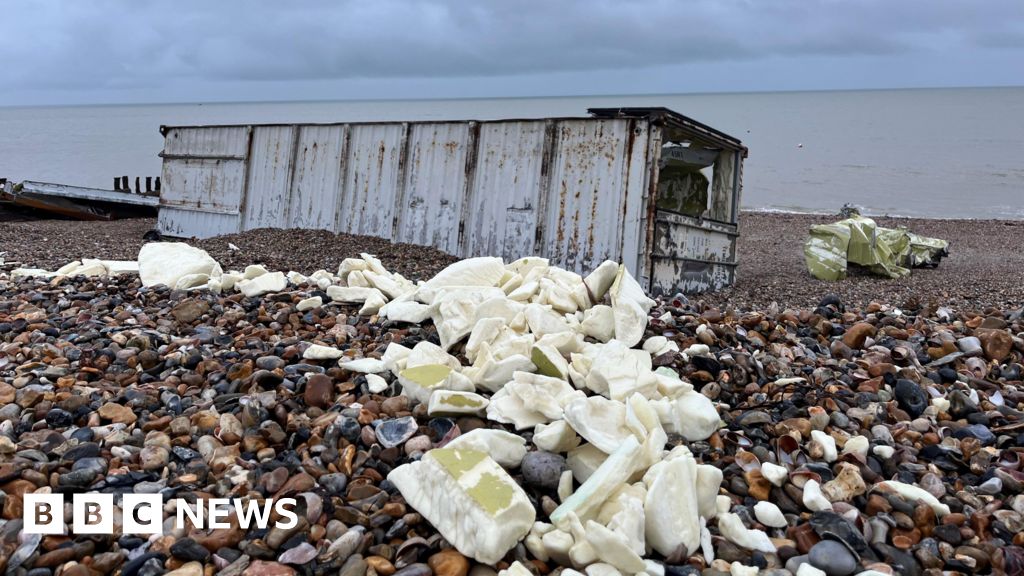 Lost banana shipping containers still missing at sea two weeks on Lost banana shipping containers still missing at sea two weeks on