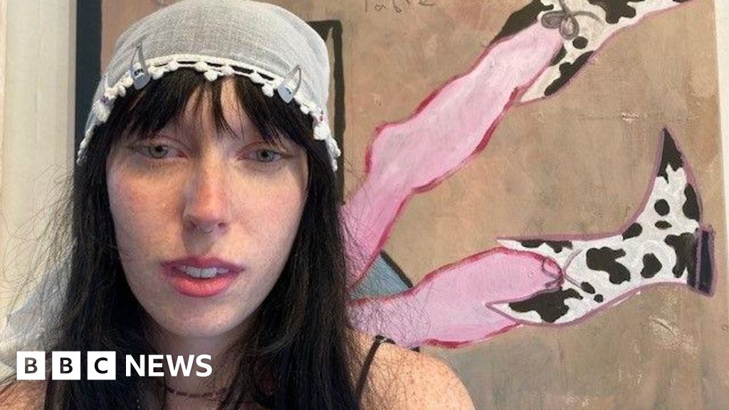 Hay-on-Wye divided over painting of naked woman