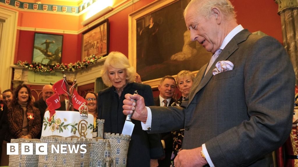 Love Island's Liam Reardon star asks 'fit' King Charles to his gym