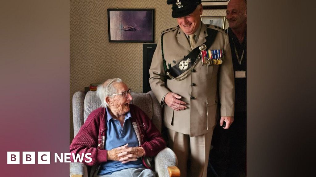 Hereford veteran receives long-overdue WWII medal on his 99th birthday