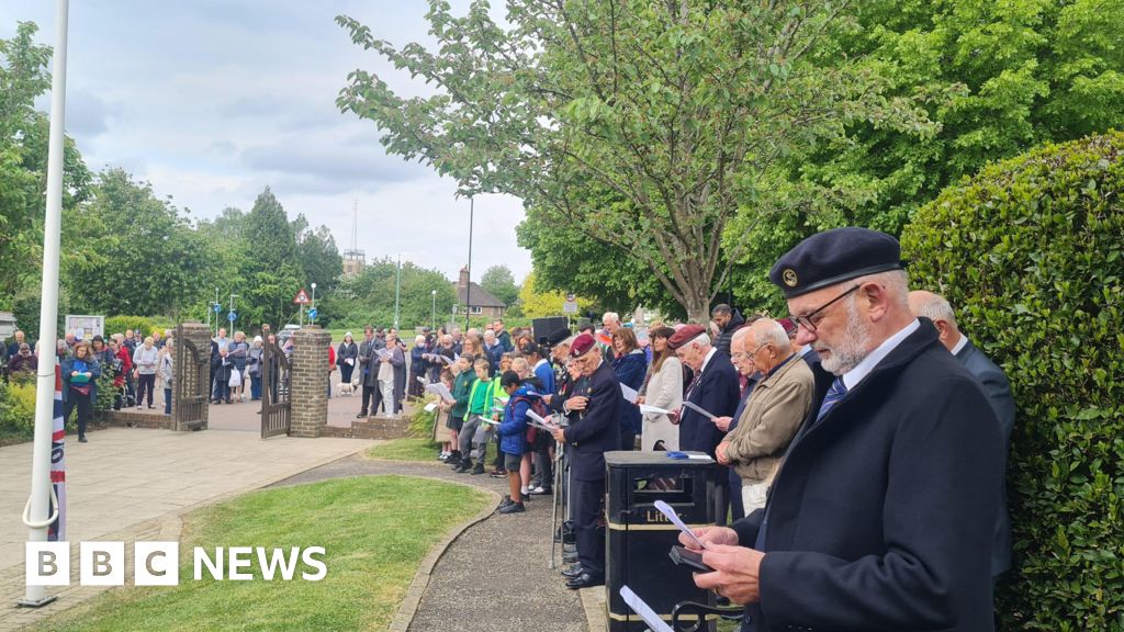 South East gathers to commemorate VE Day