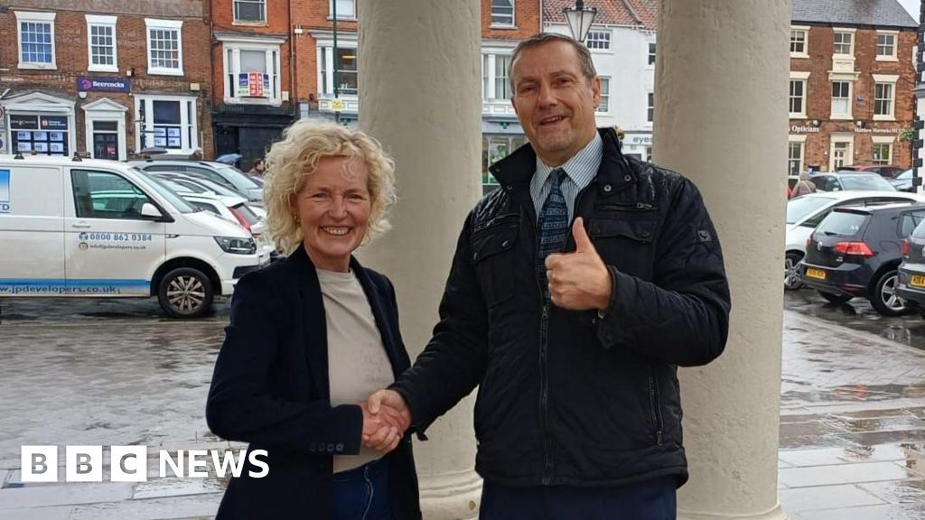 Conservative councillor Denise Howard defects to Reform UK