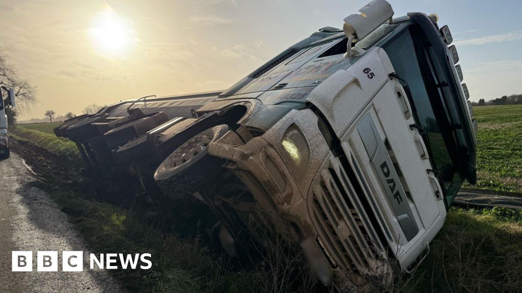 Image for B1040 closed near Peterborough after lorry overturns into ditch