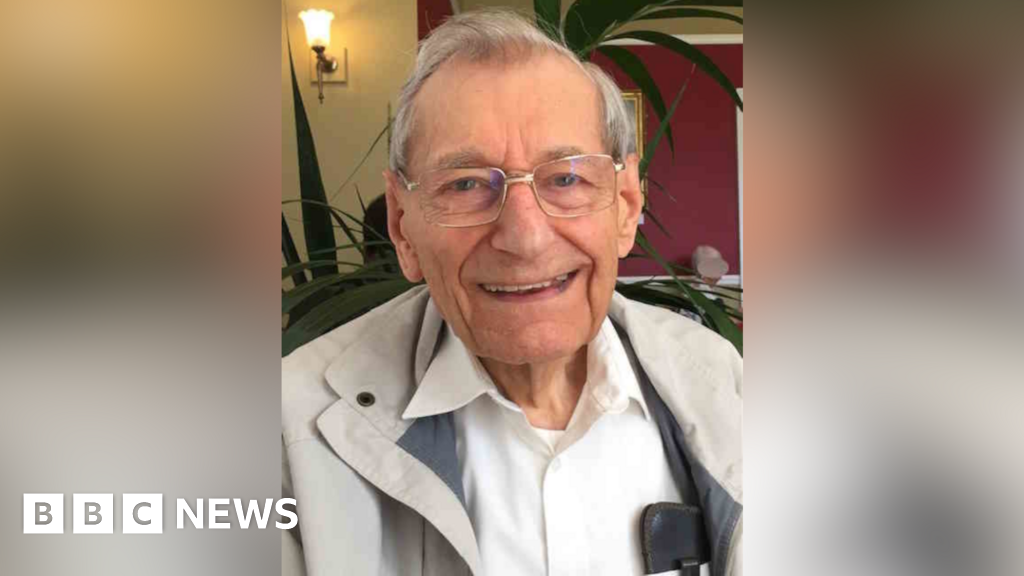 97-Year-Old Cyclist Dies in Chelmsford Collision, Police Investigate
