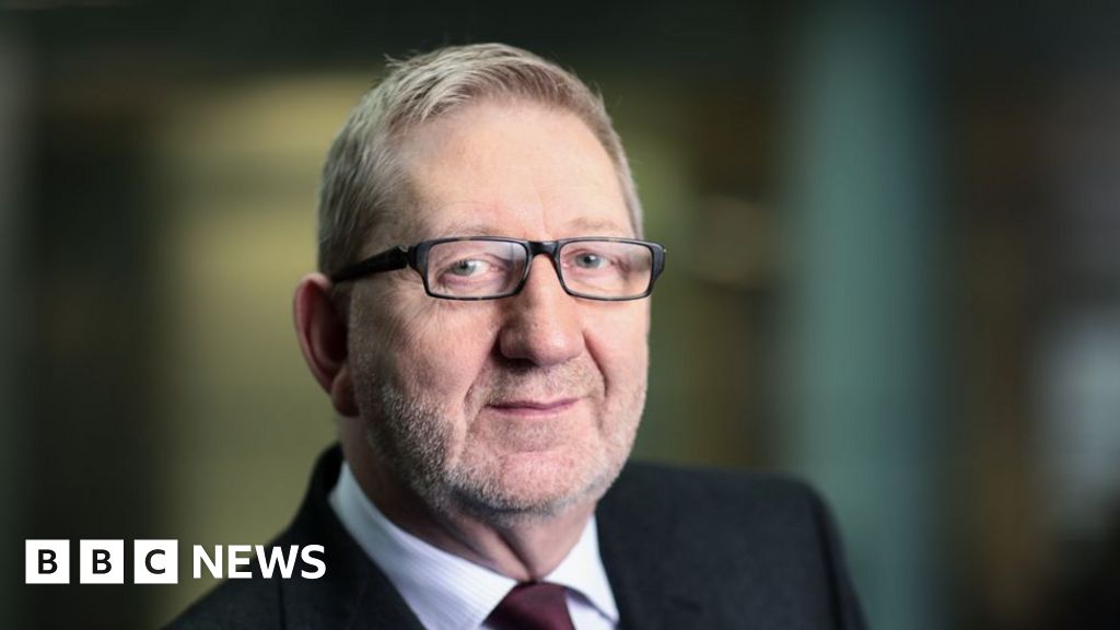 Ex-union boss McCluskey took private jet flights arranged by building firm, report finds