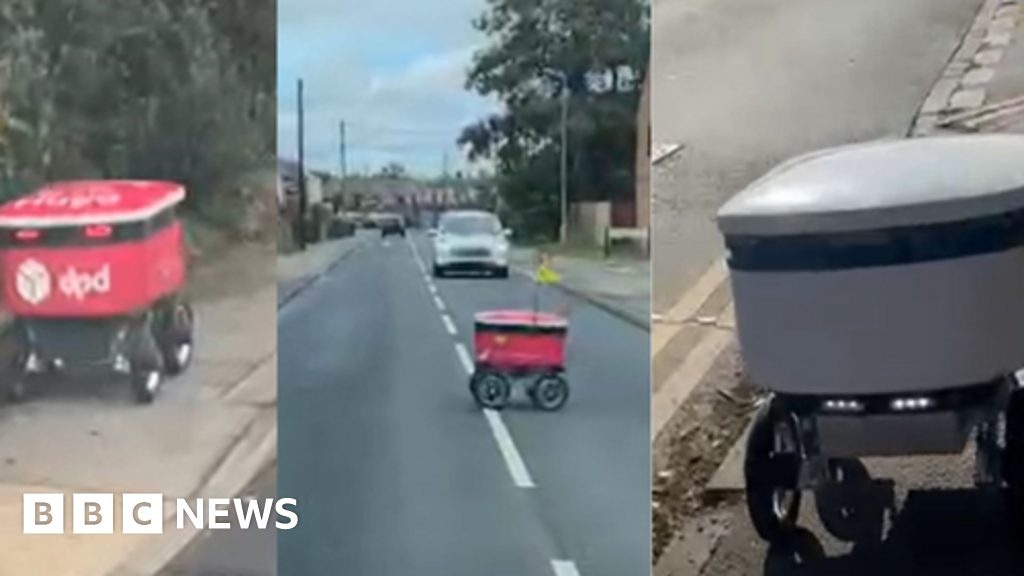 Reading tests robot delivery scheme on pavements