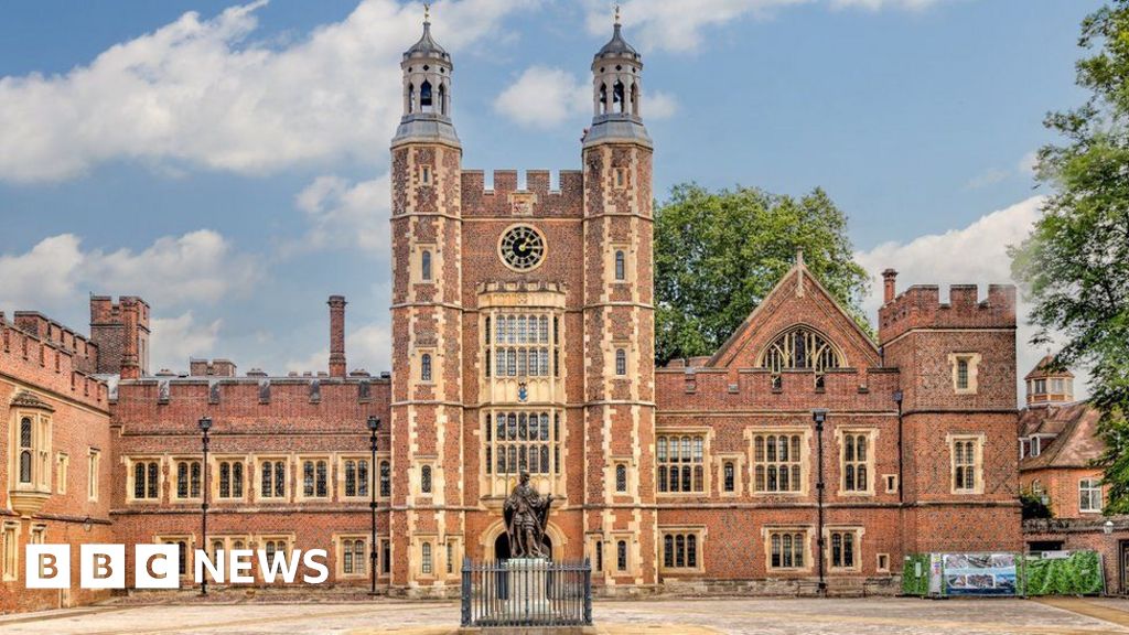 Eton set to give 'brick' phones to first years