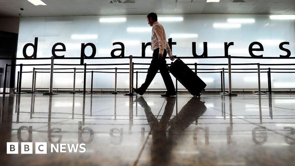 Union warns airport strikes could hit summer holidays