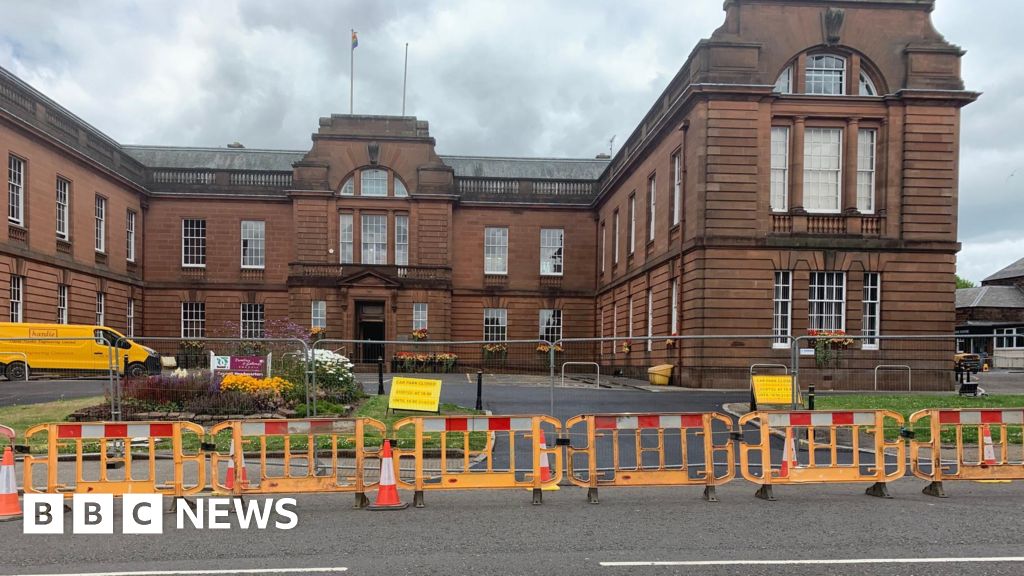 Council responds to Dumfries car park resurfacing criticism BBC News