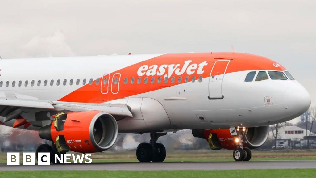 Gatwick: EasyJet to launch drive for over-50s cabin crew