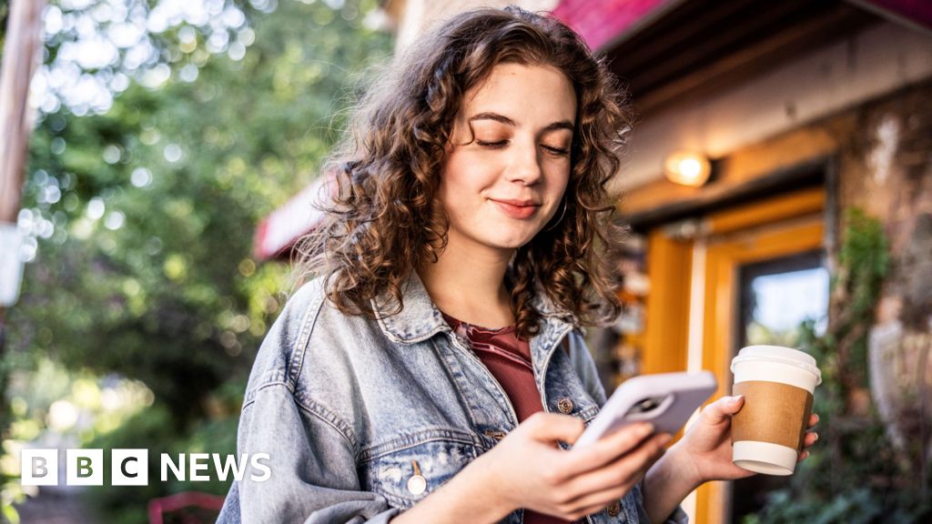 Bumble to axe almost a third of staff as dating app struggles