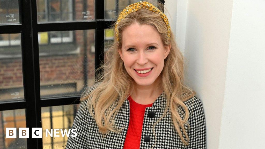 bbc.co.uk - Eleanor Maslin - Comedian Lucy Beaumont ditches TV quizzes for grandad's sake