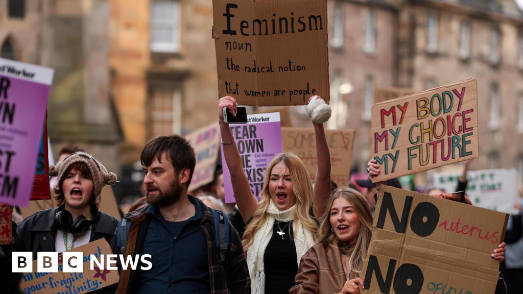Scottish government drops plans for new misogyny law