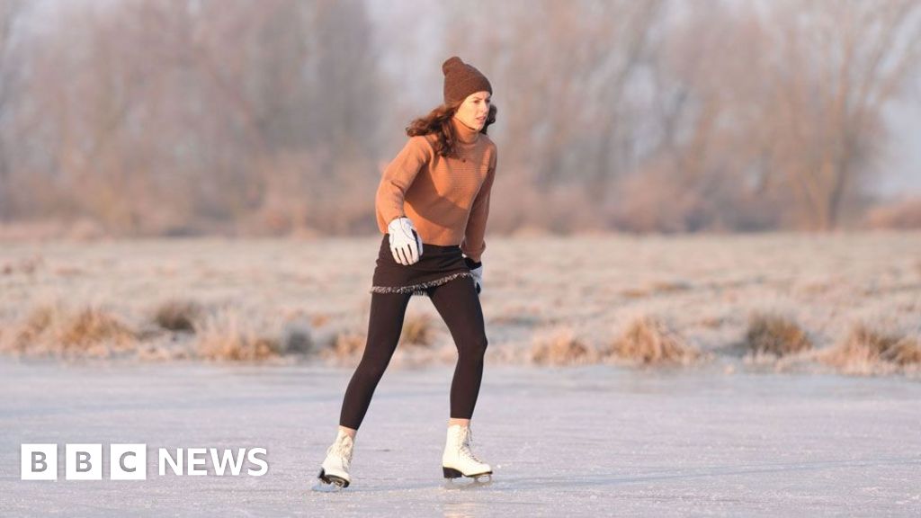 Fen skaters make most of frozen fields