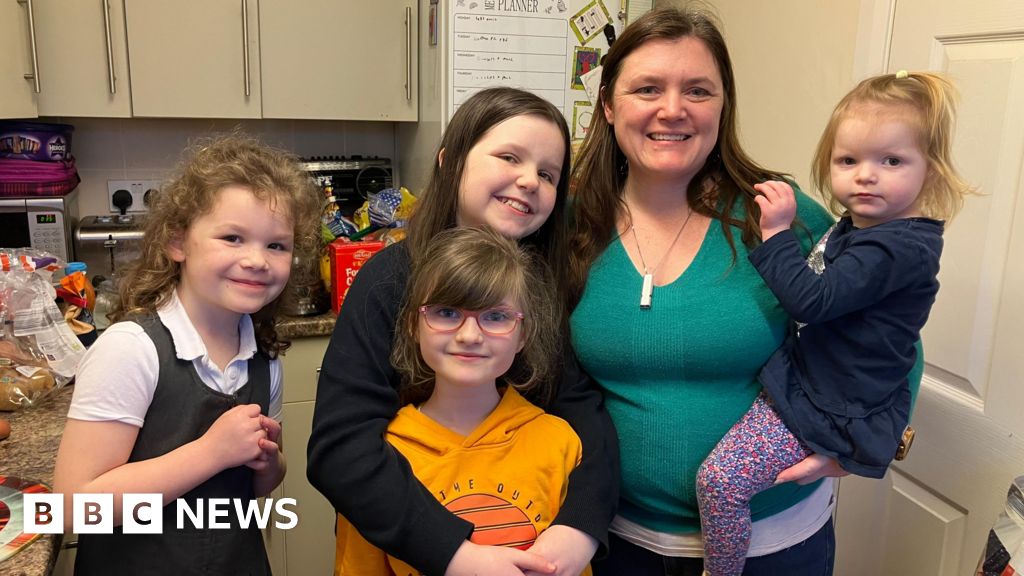 bbc.co.uk - James Pearson - Food bins: An eco-fix or just too icky for families?