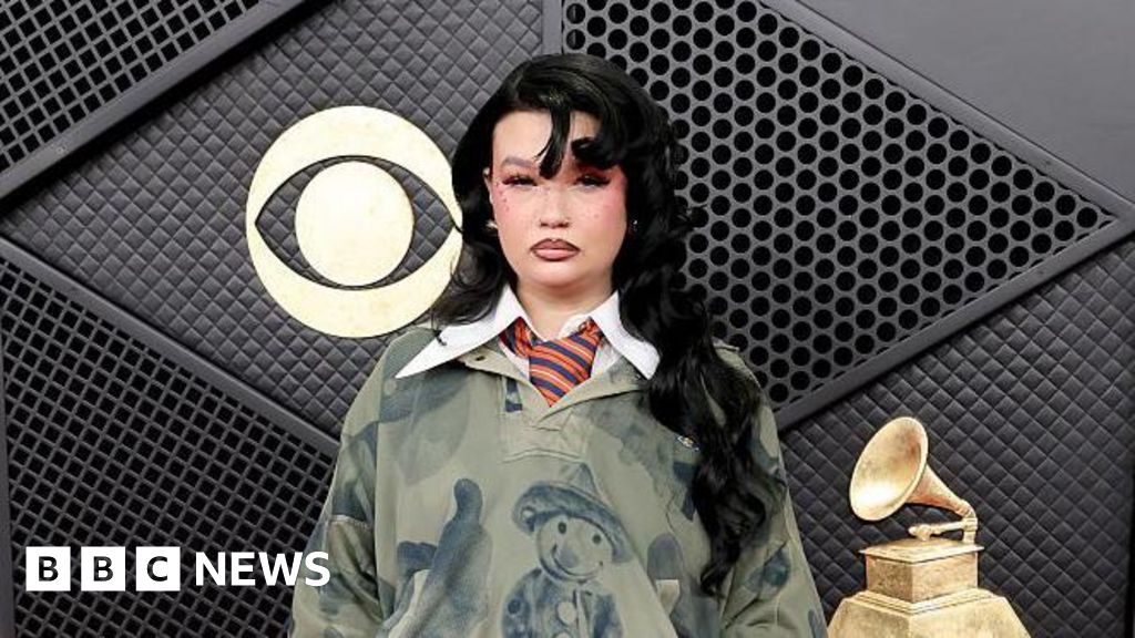 Lola Young announces first gig since collapsing on stage