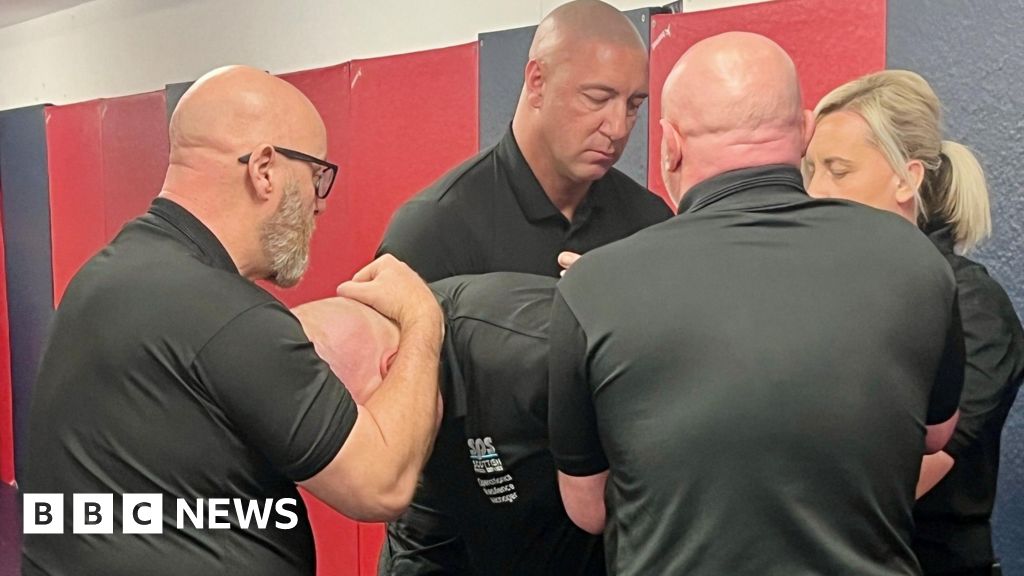 Pain-free 'tripod' restraint brought in to Scottish jails