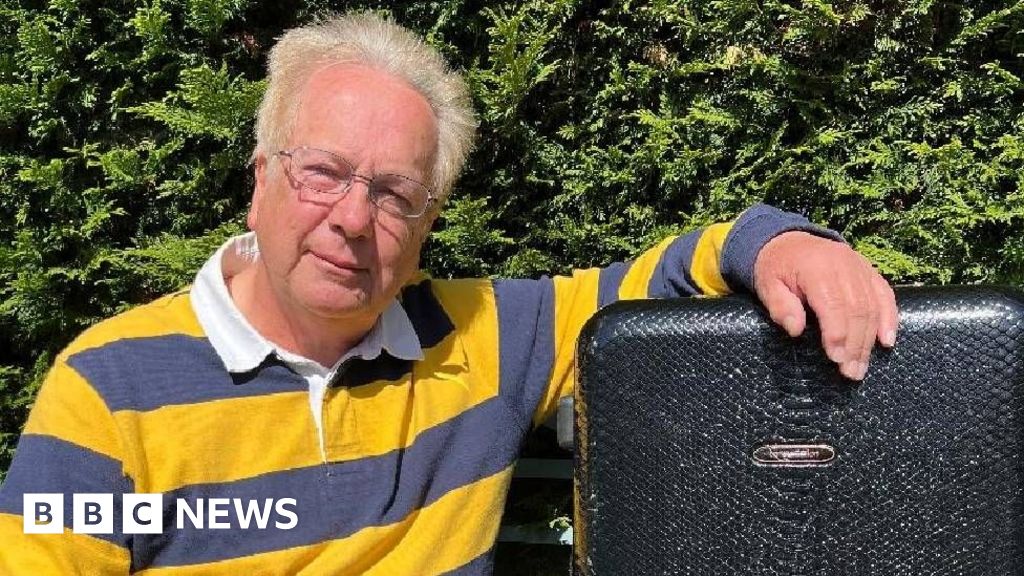 Welsh couple stranded after being let off packed GWR train for air