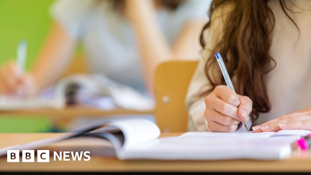 'Unfair' GCSE marks mean more resits, say colleges