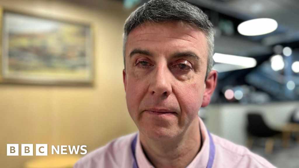 Patients at risk of permanent sight loss 'waiting too long' for treatment