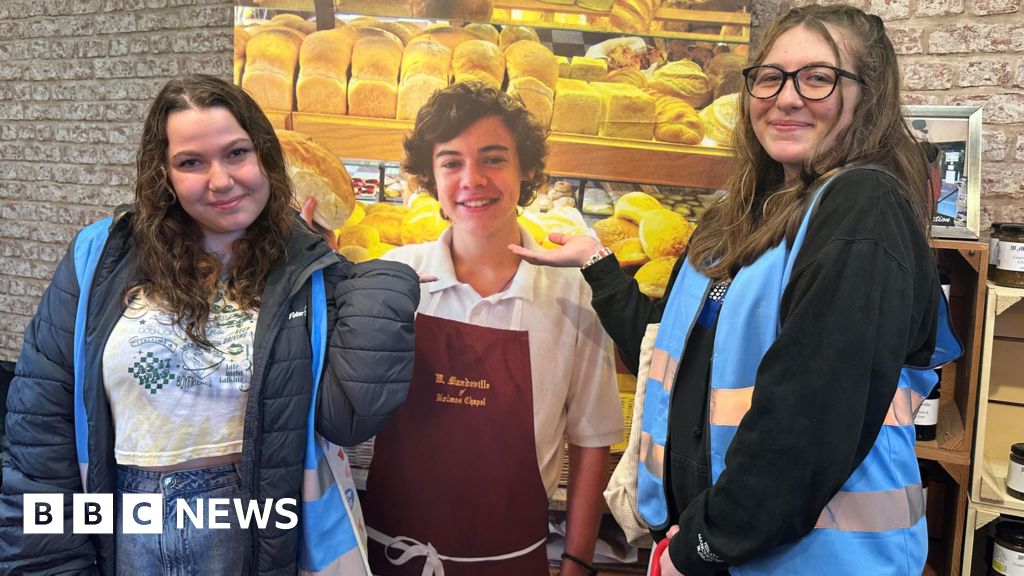 Fans hit the Harry Styles trail on hometown tours