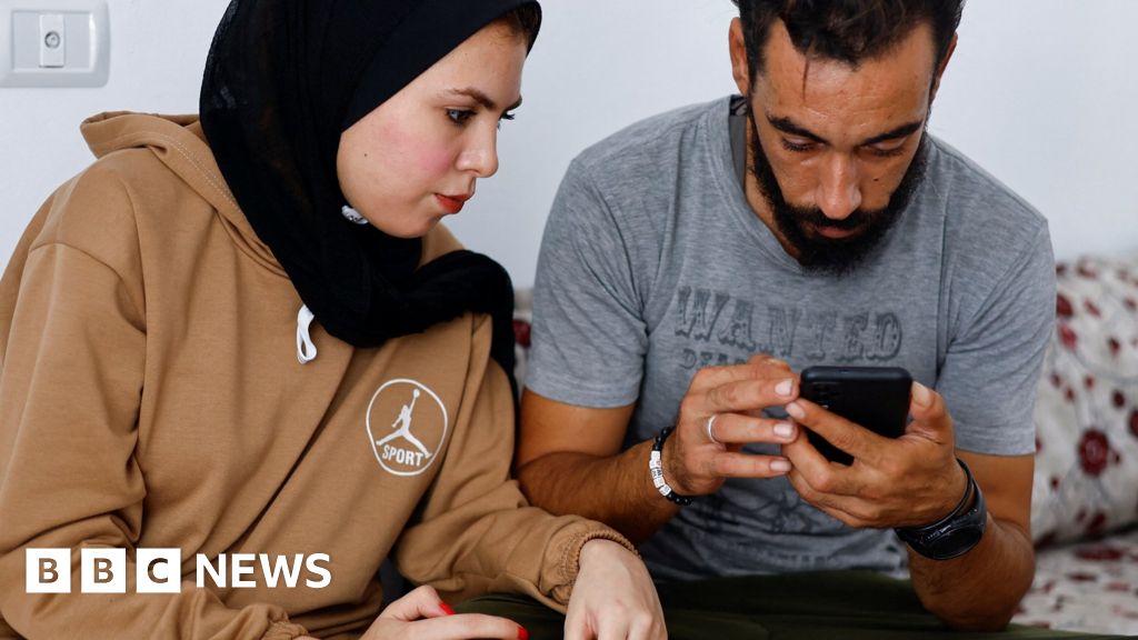Мобилните телефонни и интернет услуги са прекъснати в Ивицата Газа