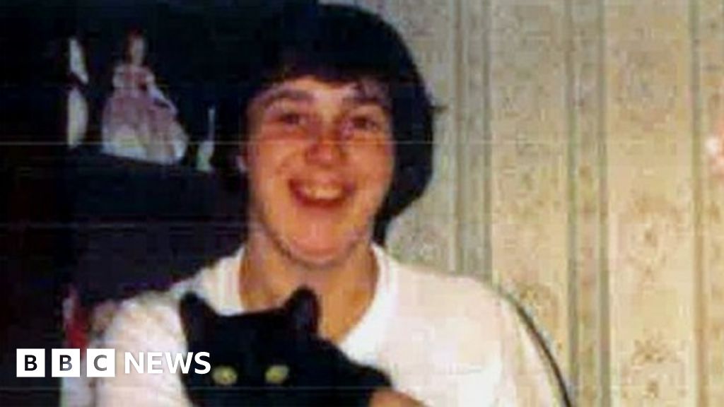 Hillsborough Inquests Survivor Scoured Terraces For Wife Bbc News 